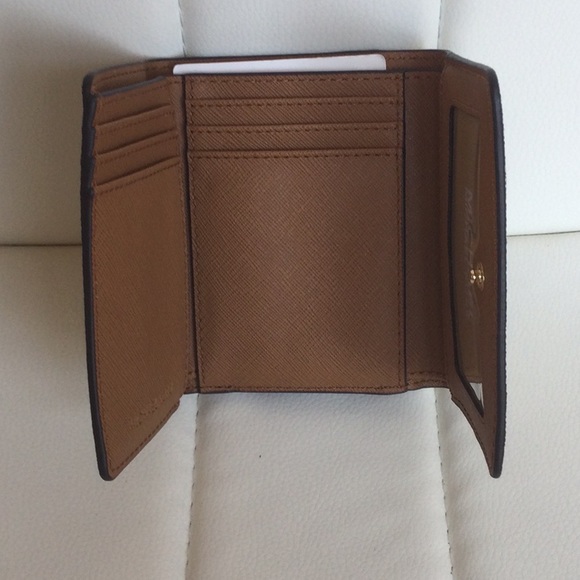 NWT Michael Kors Liane Vanilla SM Billfold - Picture 4 of 16